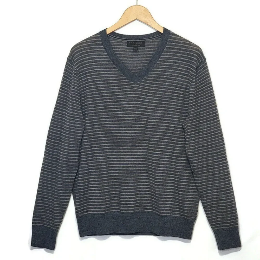 Banana Republic Merino Wool V Neck Sweater Gray Striped Long Sleeve Classic M